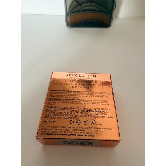 Revolution Flawless Foils Eyeshadow - Retreat .07 oz - Picture 3 of 3